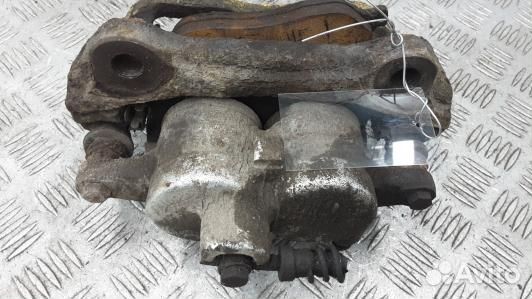 Суппорт тормозной передний правый land rover disco