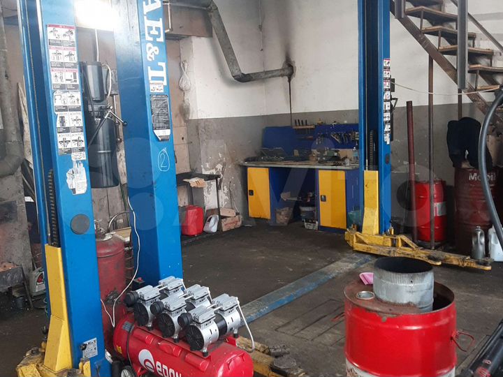 Гараж, > 30 м²