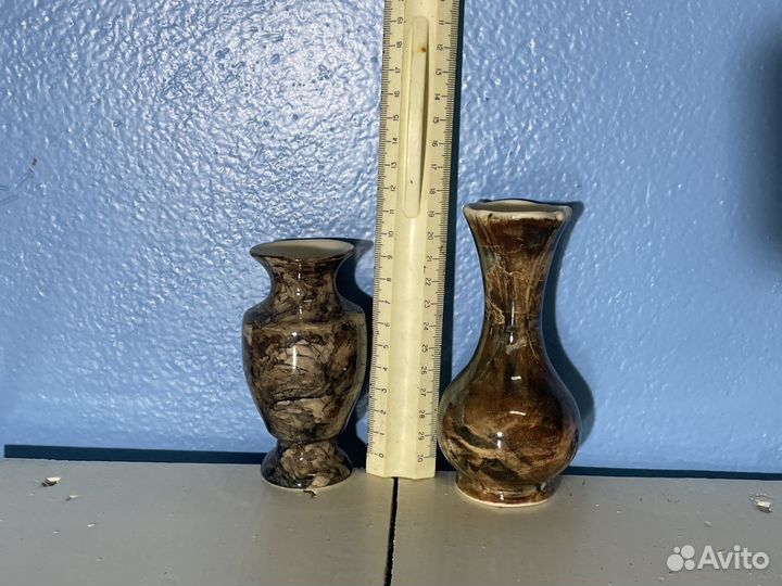Две маленькие вазочки