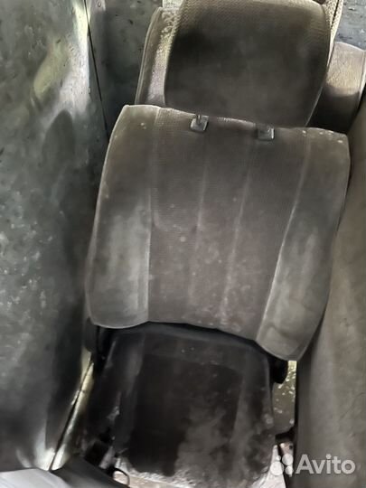 Передние сиденья