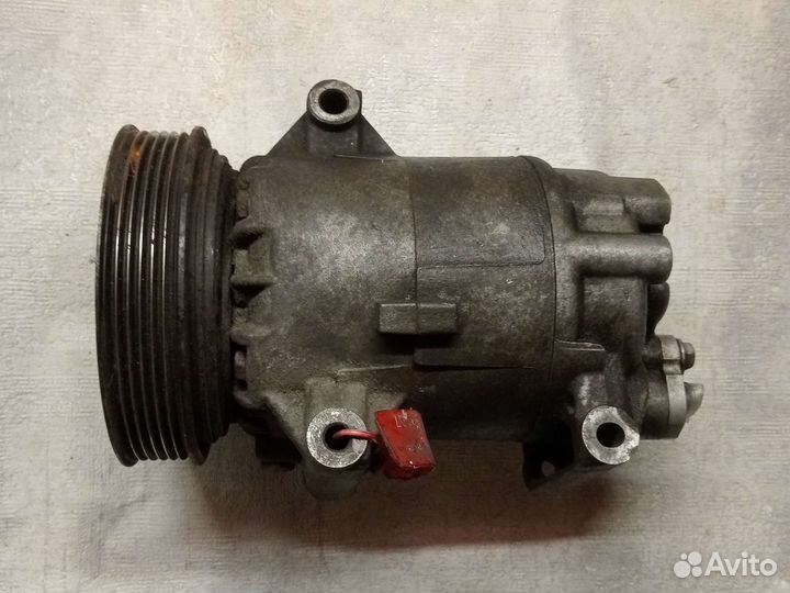 Компрессор кондиционера Рено 1.4i 1.6i 1.5D 06г