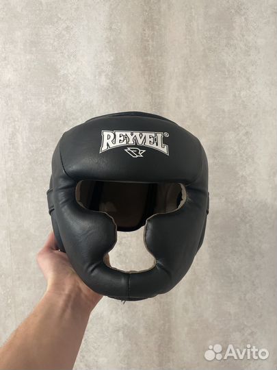 Боксерский шлем reyvel