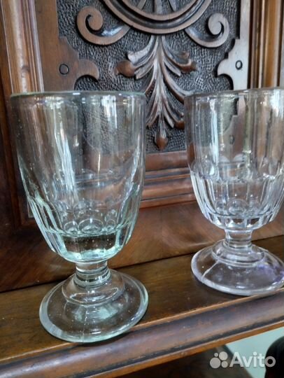 Рюмки бокалы. стекло. царизм. уран