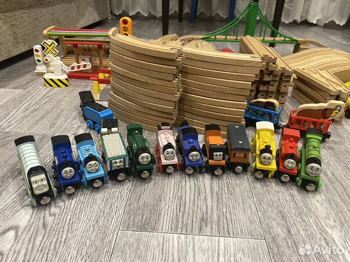 Деревянная железная дорога IKEA 173 предмета