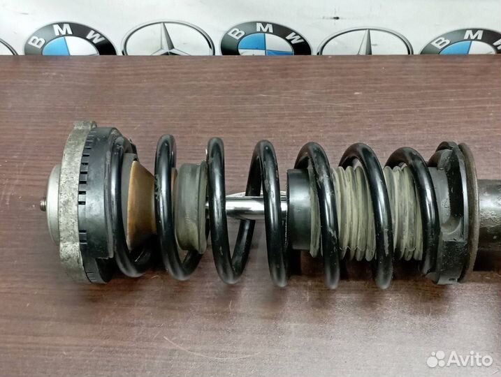 Передняя правая стойка в сборе BMW F10