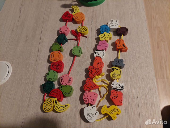 Деревянные игрушки,шнуровка и серпантин