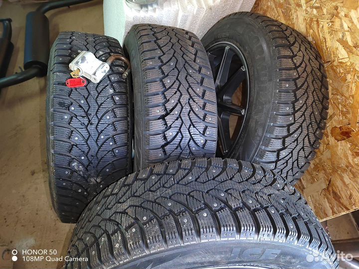 Formula Ice 215/60 R17