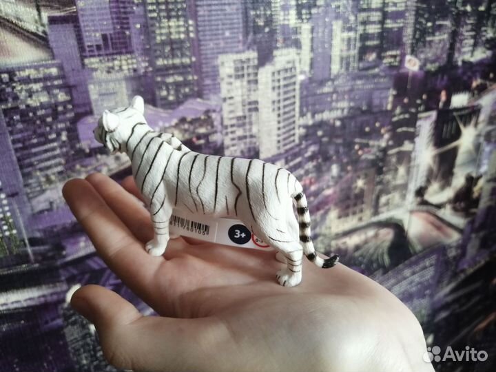 Фигурки тигров