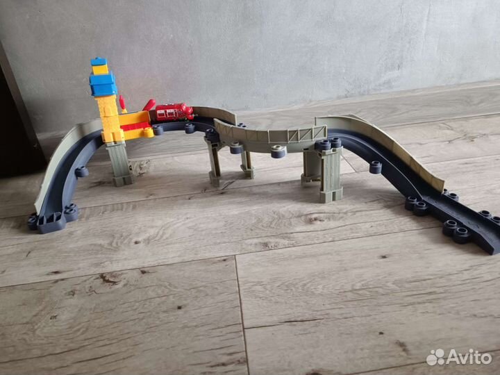 Трек и паровозик чагингтон