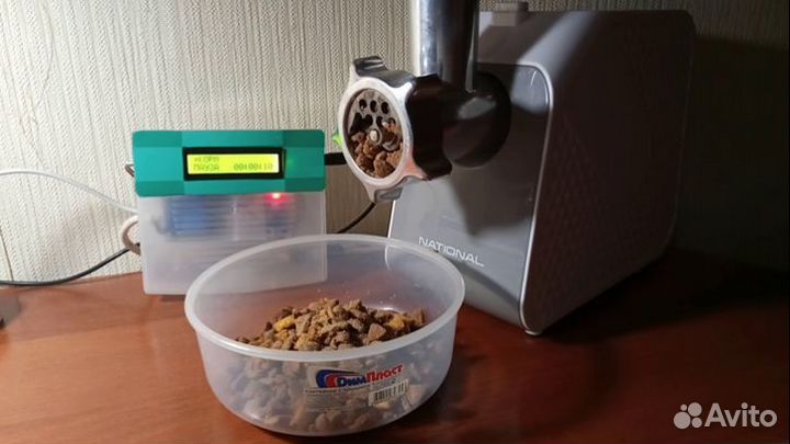 Автокормушка для кошек