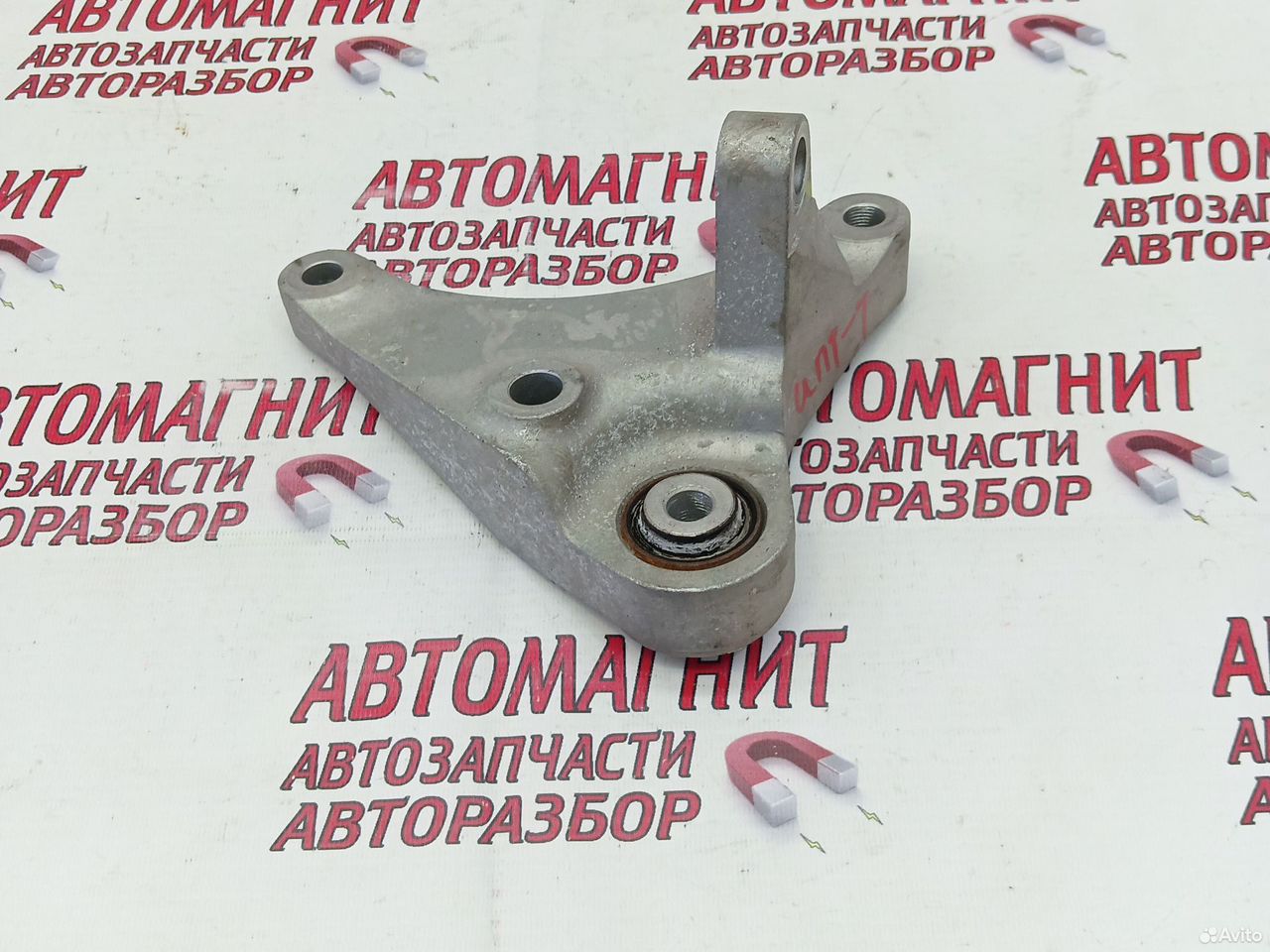 Кронштейн двигателя Changan Uni-T