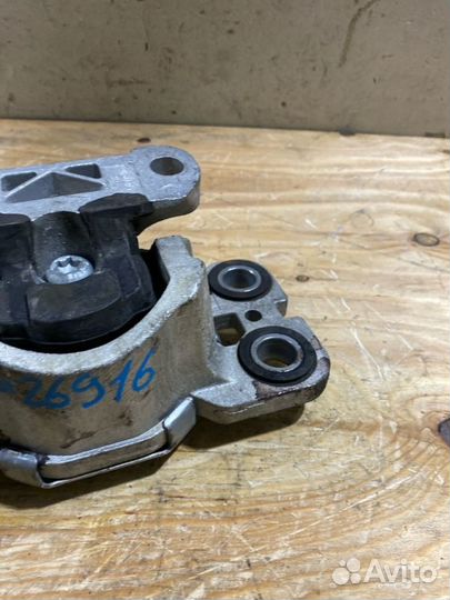 Подушка двигателя левая Volvo Xc70 BZ90 B6304T4