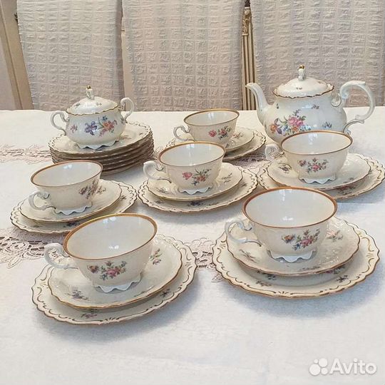 Антикварный чайный сервиз