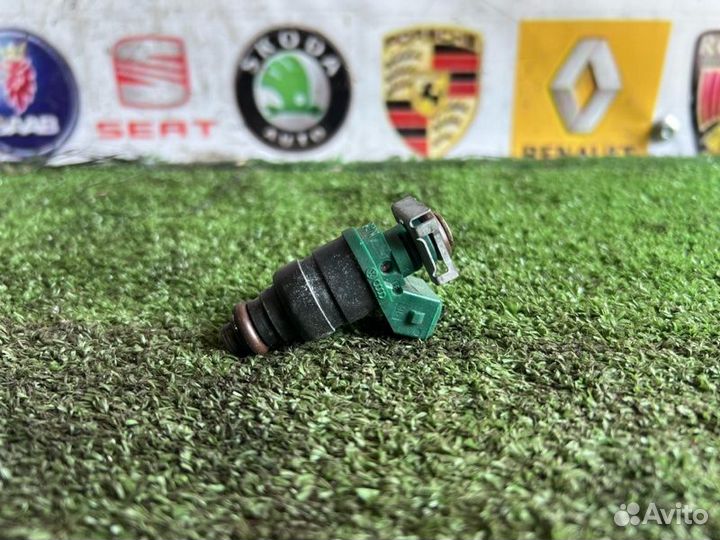 Форсунка топливная Audi A3 8L AEH 2002