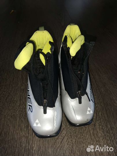 Лыжные ботинки fischer 35