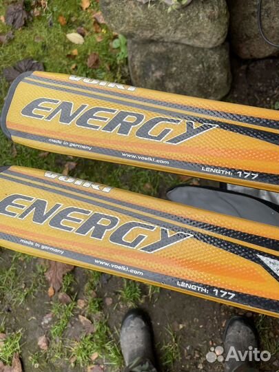 Горные лыжи с ботинками и чехлом для переноски