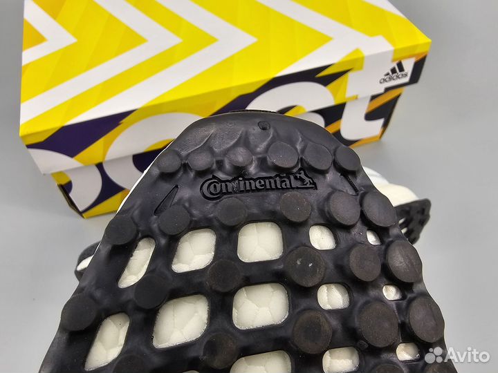 Беговые кроссовки адидас ультрабуст v4