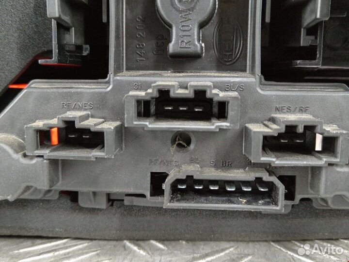 Фонарь задний для Volkswagen Golf 4 1J6945096T