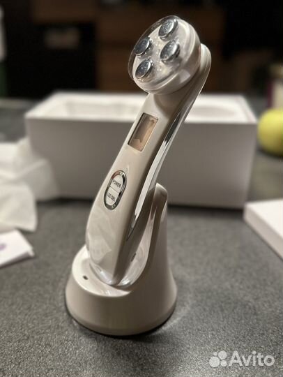 Микротоковый массажер для лица новый