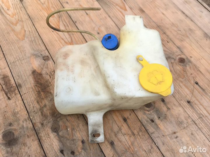 Бачок омывателя опель корса б 1.2 1995г