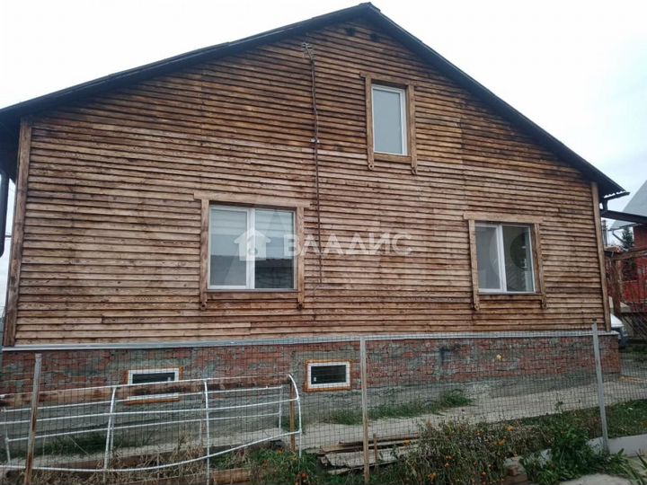 Дом 237 м² на участке 6 сот.