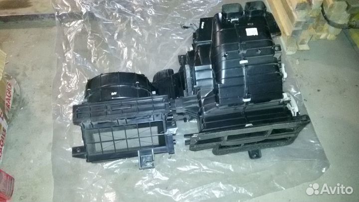 Хендай элантра XD корпус отопителя