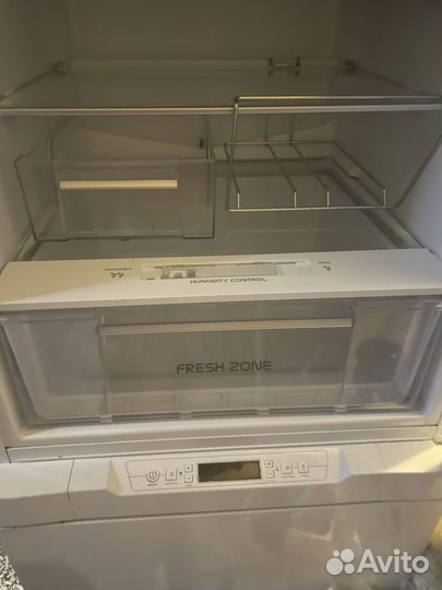 Полка навесная в встраиваемый холодильник