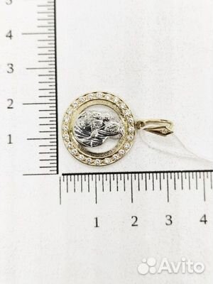 Золотая подвеска с фианитом