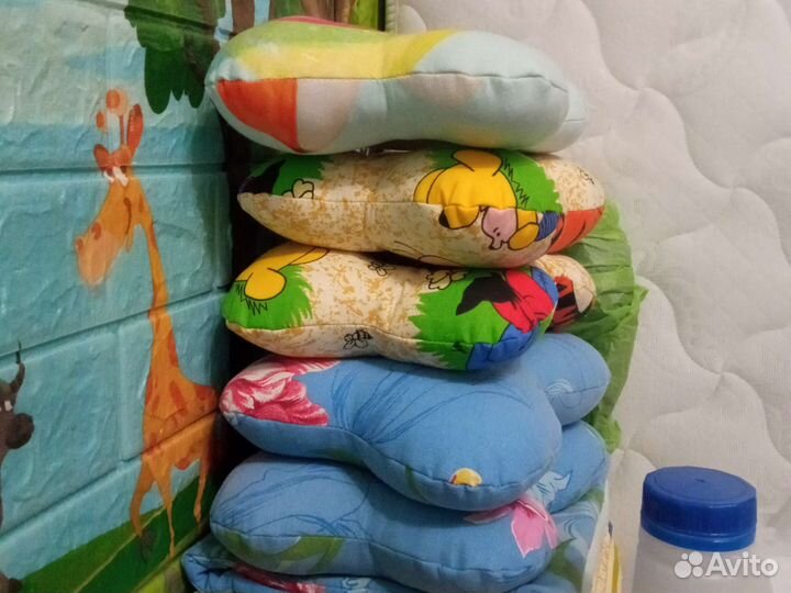 Подушка для новорожденных новая