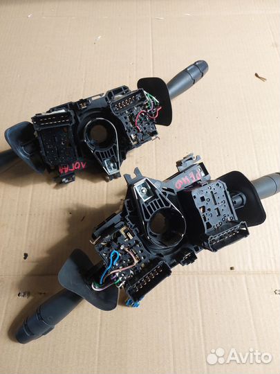 Блок подрулевых переключателей Renault Logan