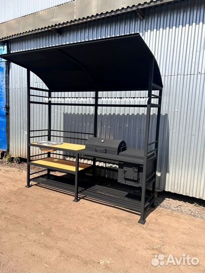 Мангал с крышей