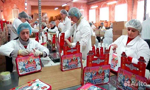 Упаковщик новогодних подарков вахта Москва