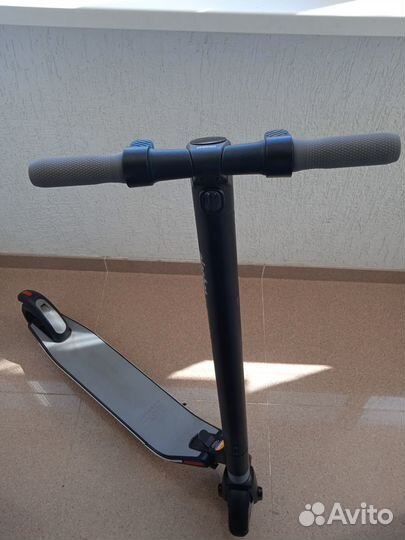 Продаю электросамокат Ninebot Kickscooter ES1