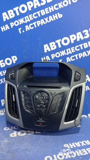Панель управления магнитолой Ford Focus 3 седан