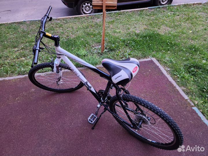 Горный велосипед Giant Upland SE