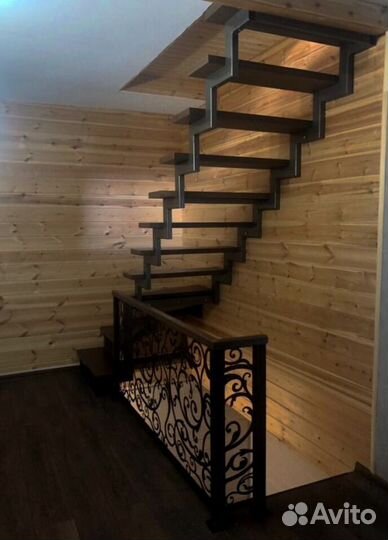 Лестничиный металлокаркас