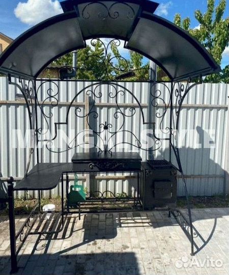 Мангал с крышей