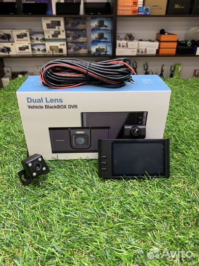 Авторегистратор с тремя камерами