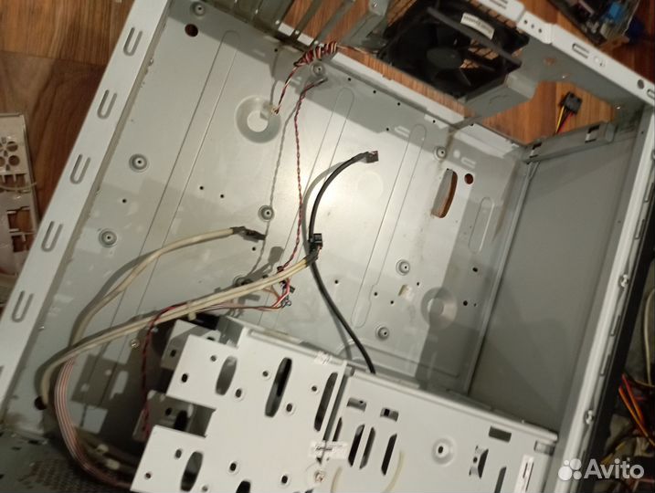 Корпус для компьютера InWin