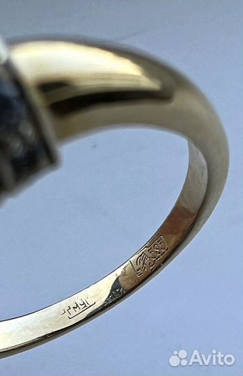 Золотое кольцо и серьги с бриллиантами и сапфиром