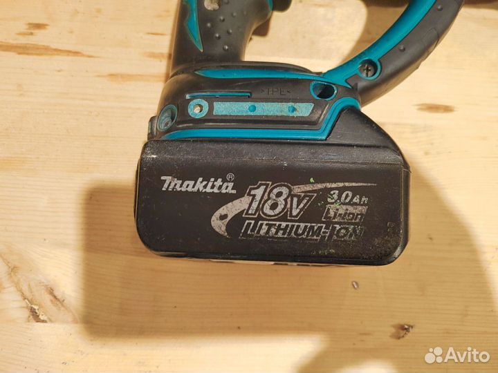 Аккумуляторный перфоратор Makita dhr202rf