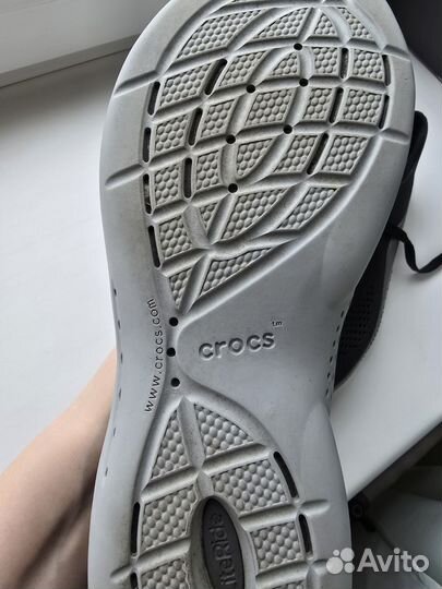 Кроссовки crocs