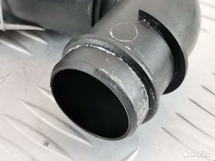 Патрубок для Volvo S40 V40 1