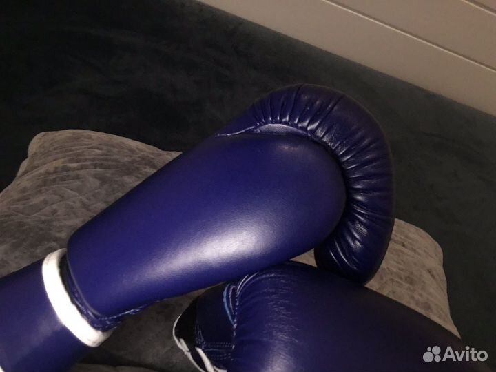 Боксерские перчатки
