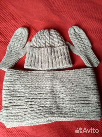 Набор зимний женский: шапка шарф варежки