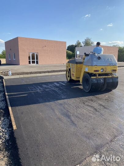 Укладка асфальта во дворе