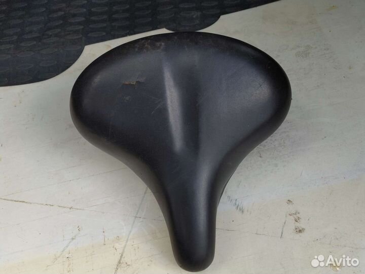 Седло для велосипеда кожаное