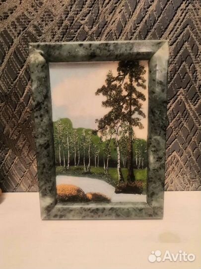 Картины вышивка белочка и натуральный камень