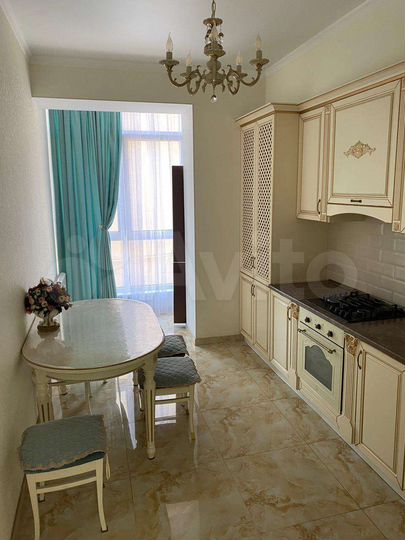 3-к. квартира, 95 м², 2/4 эт.