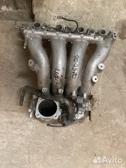 Впускной коллектор 4G93 Mitsubishi Pajero Io/Pinin